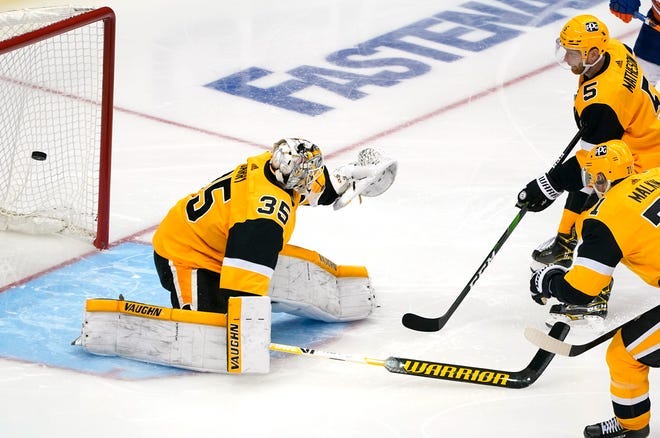NHL scores: Tristan Jarry gaffe costs Penguins; Jets sweep Oilers