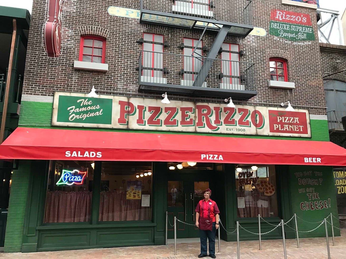PizzeRizzo at Disney's Hollywood Studios Entering Seasonal Operation Until  Galaxy's Edge Opens - WDW News Today