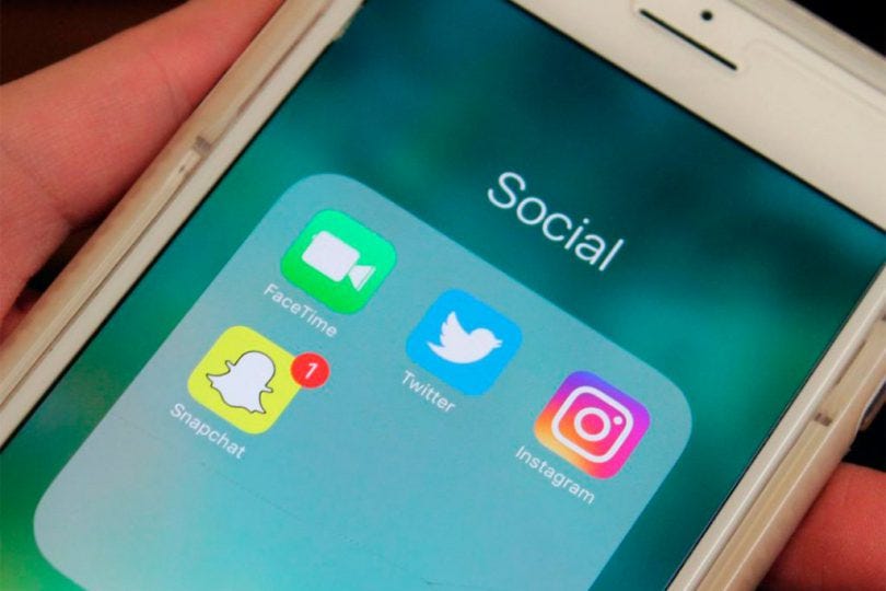 Memes, videollamadas y sexting, las estrategias de las parejas separadas  por la cuarentena – El Eco