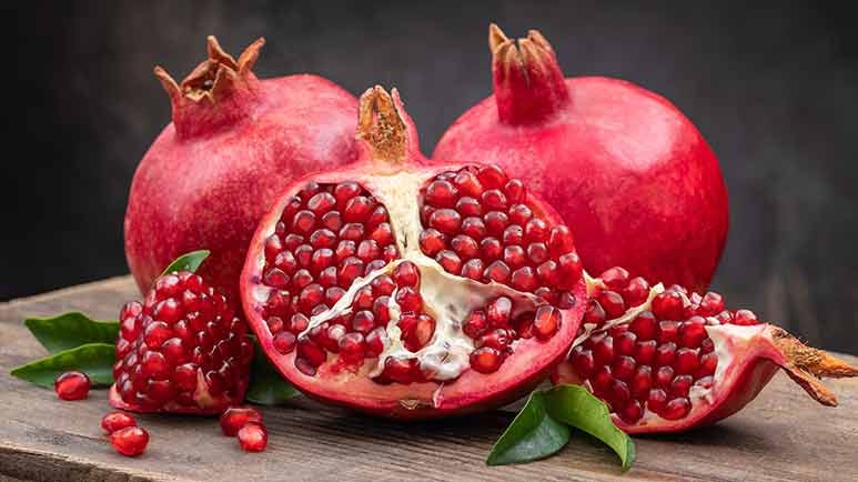 pomegranates fuel tumor-fighting cells