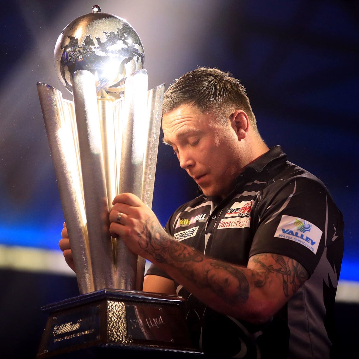 Gerwyn Price sweeps Gary Anderson aside to clinch first PDC world darts  title | Sport | The Guardian