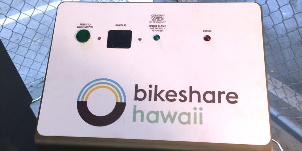 bikeshare-hawaii-09-bike-c-pedestal