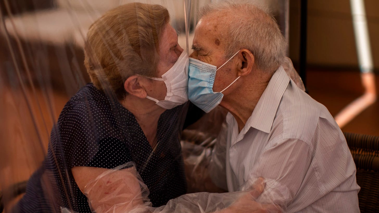 Image result from https://uk.news.yahoo.com/fantastic-plastic-allows-elderly-couple-091434877.html