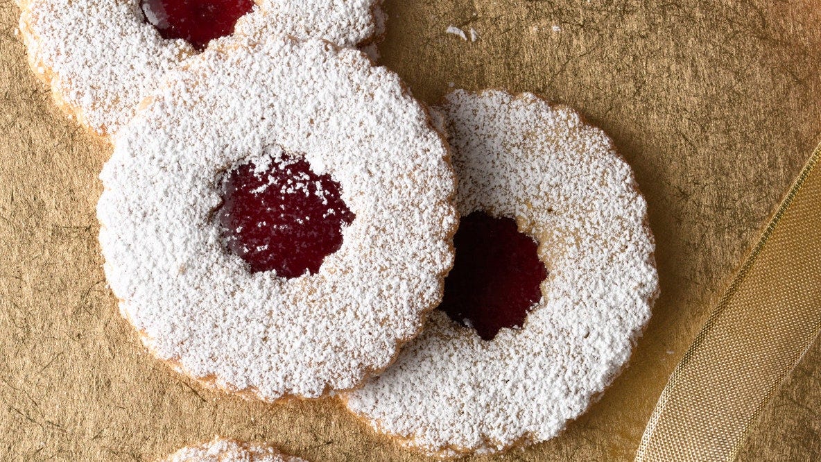 Raspberry-Almond Linzer Cookies Recipe | Epicurious