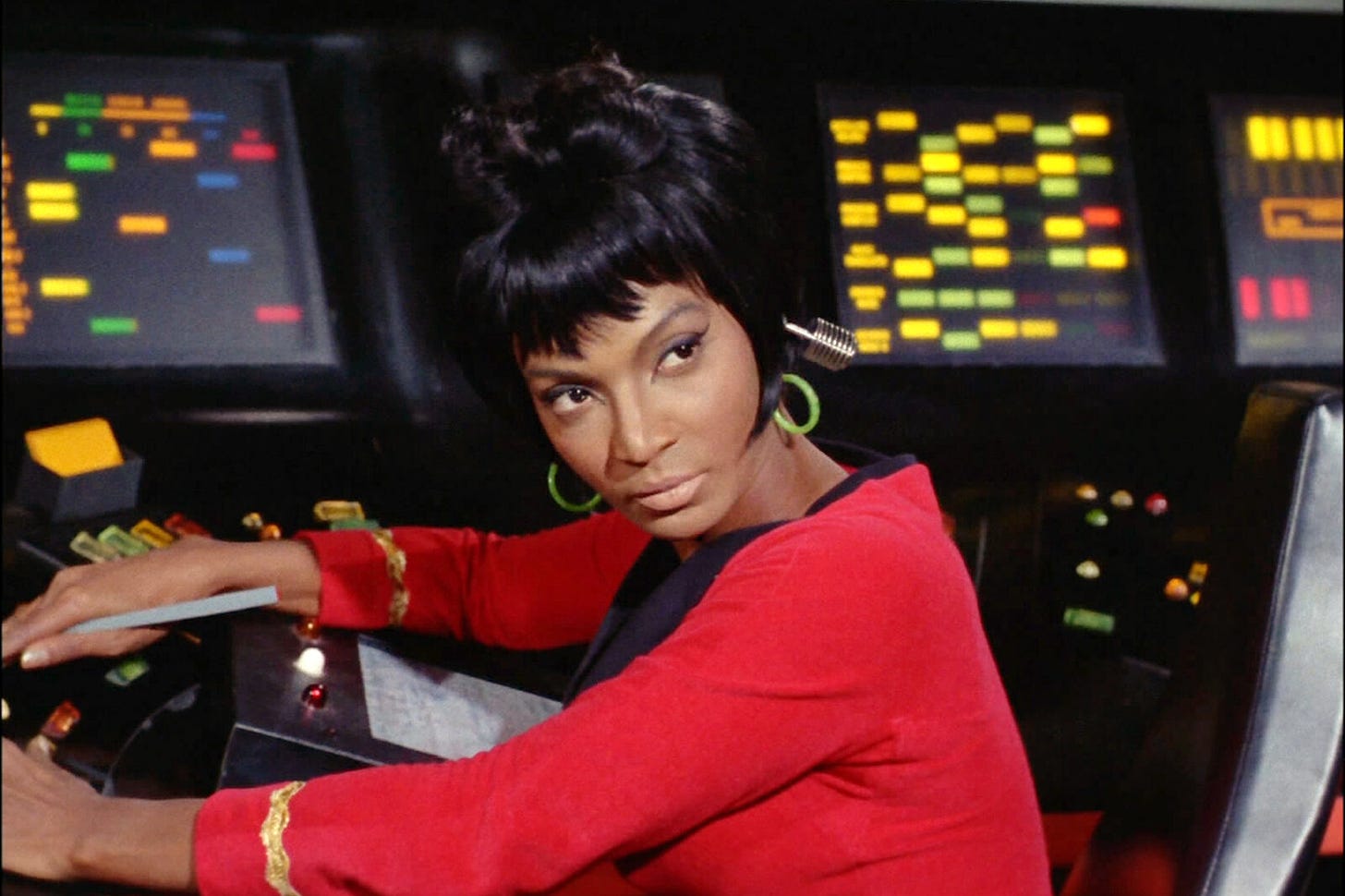 Nichelle Nichols, Lieutenant Uhura on 'Star Trek,' Dies at 89 - The New  York Times