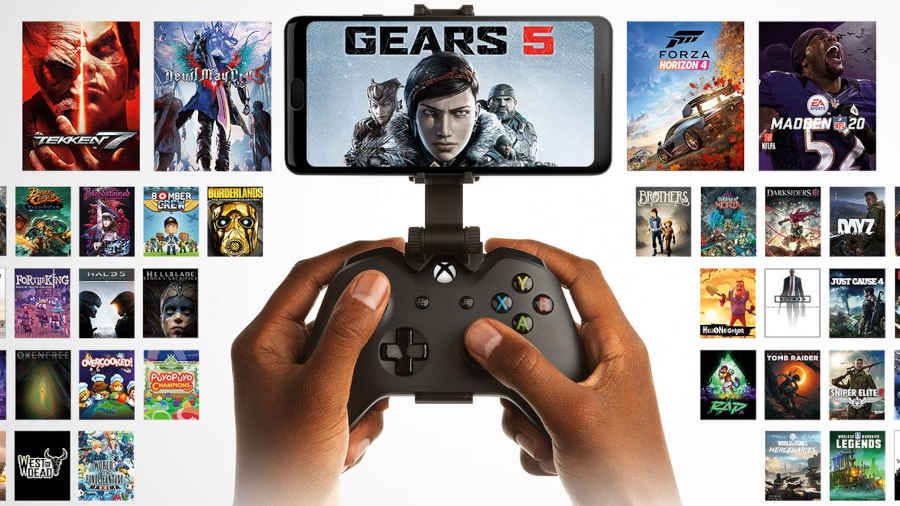 Gears 5 running on a phone connected to an Xbox controller