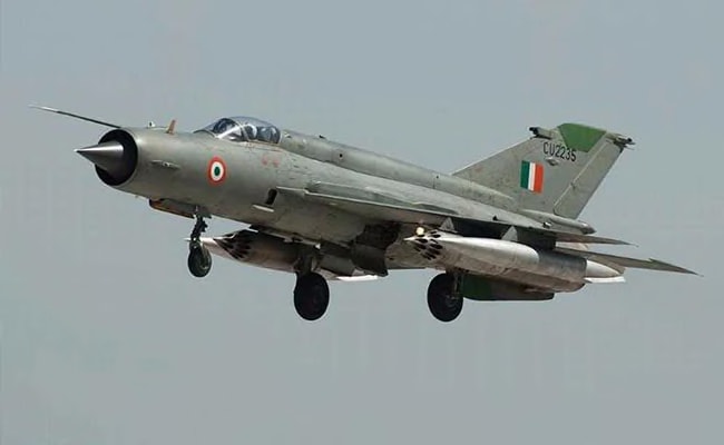 Indian Air Force&#39;s MiG-21 Aircraft Crashes In Rajasthan, Pilot Safe