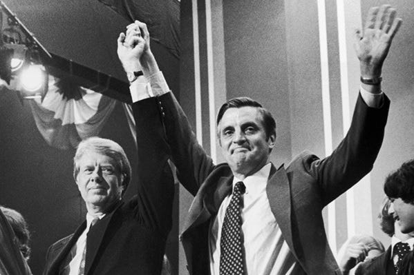 קובץ:Carter and Mondale celebrate primary victories in Minneapolis, MN. 3-13-84..jpg