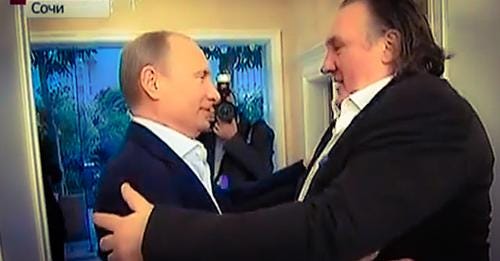 Sous pression, Gérard Depardieu dénonce les « folles dérives inacceptables » de Vladimir Poutine