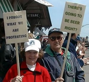 funny-protest-signs-trolling-people-62-59d220fba53ad__605 -  TravelBloggerBuzz