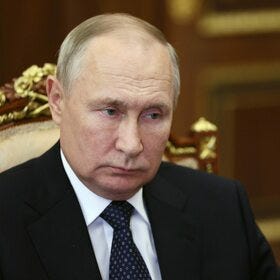 Ludzie Putina mówią o tym nieoficjalnie: Panuje zrozumienie, że przegraliśmy prawdziwą wojnę