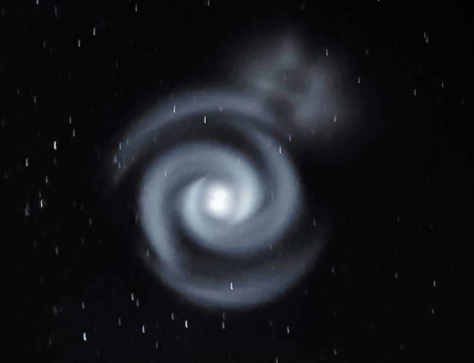 Spirals of blue light in New Zealand night sky leave stargazers ‘kind of freaking out’ plus more Https%3A%2F%2Fbucketeer-e05bbc84-baa3-437e-9518-adb32be77984.s3.amazonaws.com%2Fpublic%2Fimages%2F66362021-6919-4097-a8a7-cc989f239d93_520x398