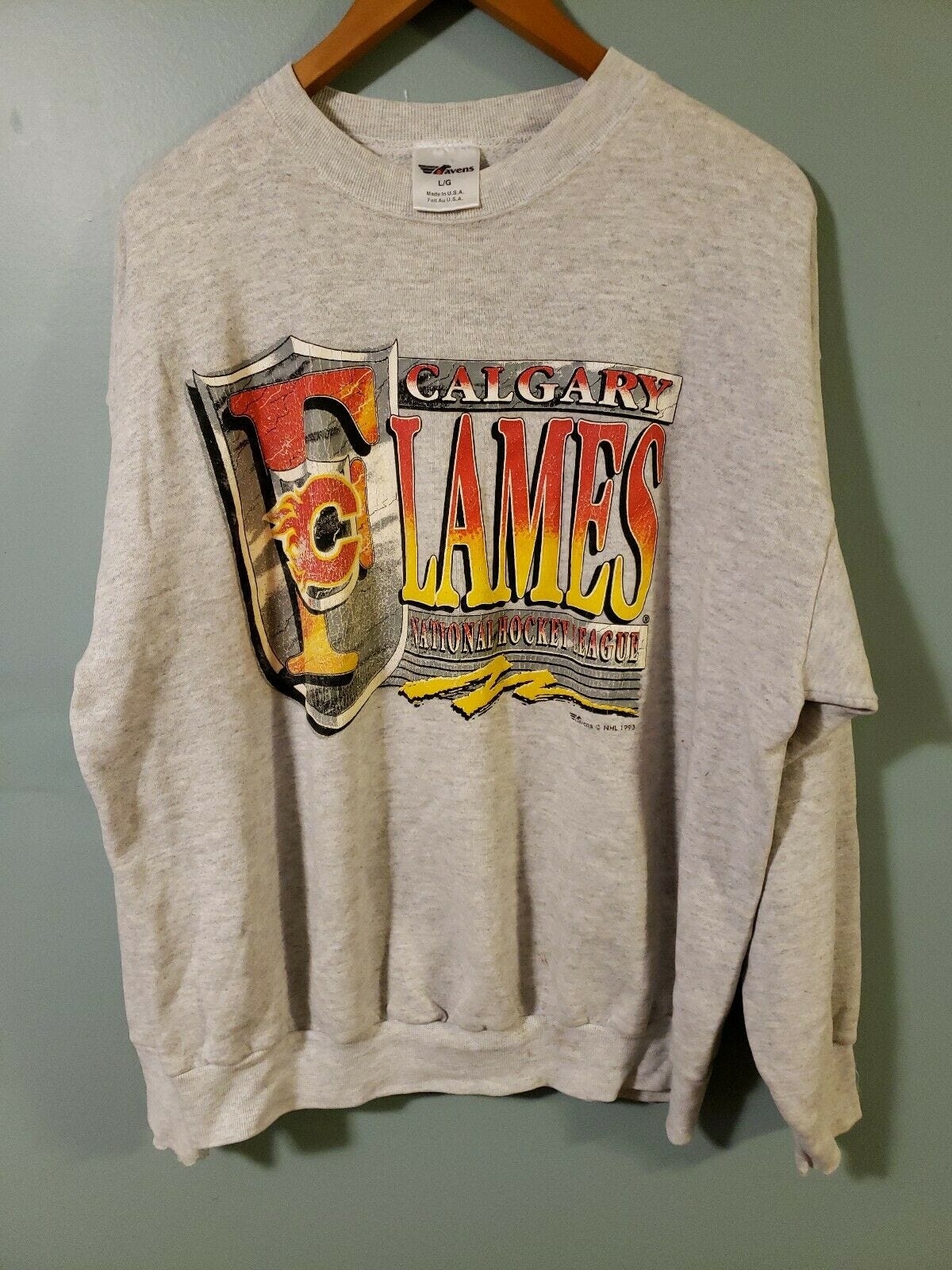 Image 1 - Vintage 1993 Calgary Flames NHL  Sweatshirt Crewneck Size L 