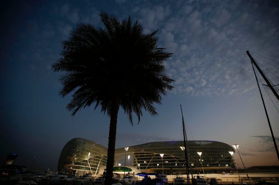 Jeudi 26 novembre 2015. Vue du circuit Yas Marina d'Abu Dhabi.