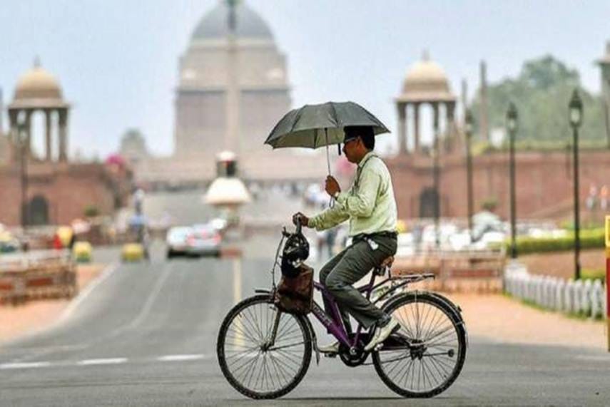 With Soaring Temperature And No Rain, Delhi Witnesses Another Hot Day