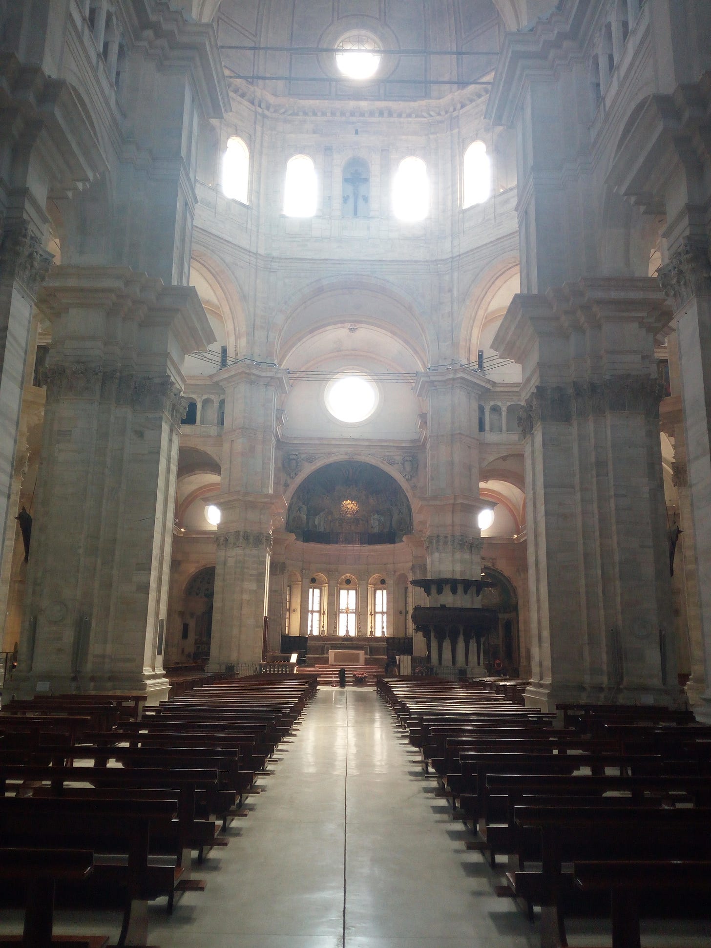 Duomo di Pavia navata centrale