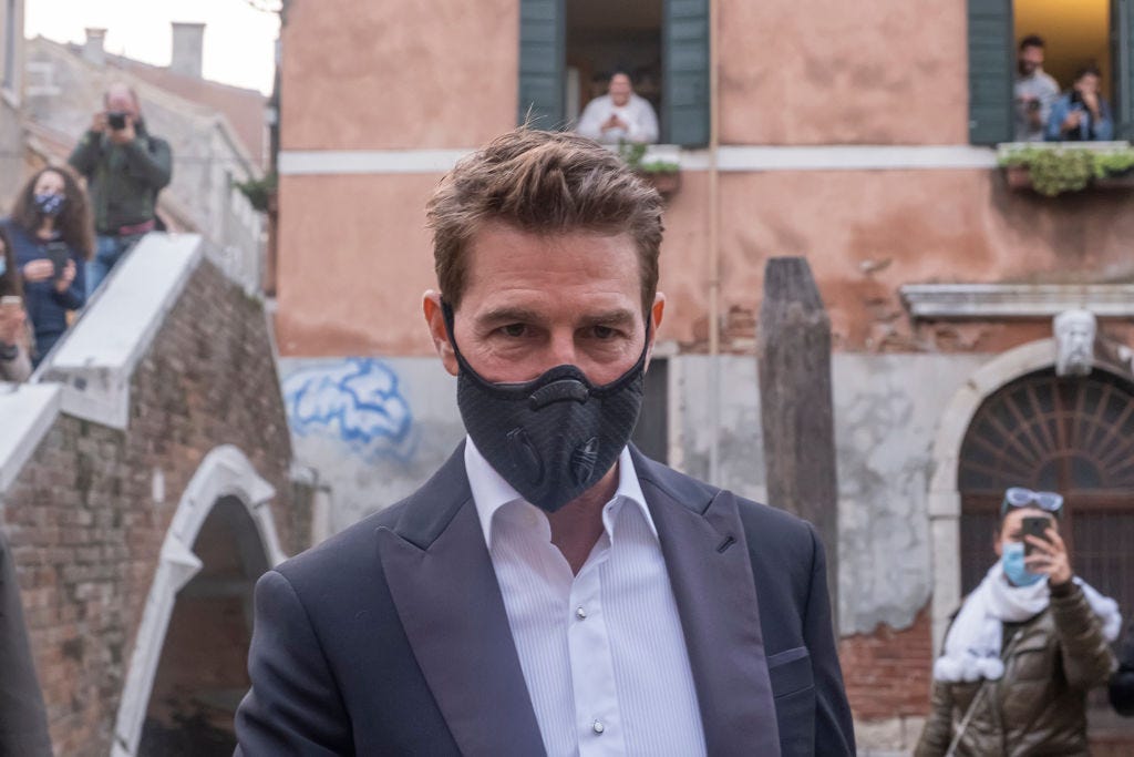 Tom Cruise (the real one) on the set of Mission impossible 7 in October in Venice, Italy. (Stefano Mazzola / Getty Images) Tom Cruise (the real one) on the set of Mission impossible 7 in October in Venice, Italy. (Stefano Mazzola / Getty Images)
