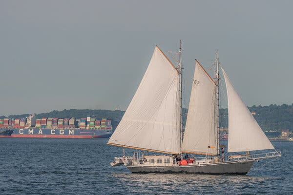 The schooner Apollonia arriving at Pier 16 in the Red Hook neighborhood of Brooklyn.