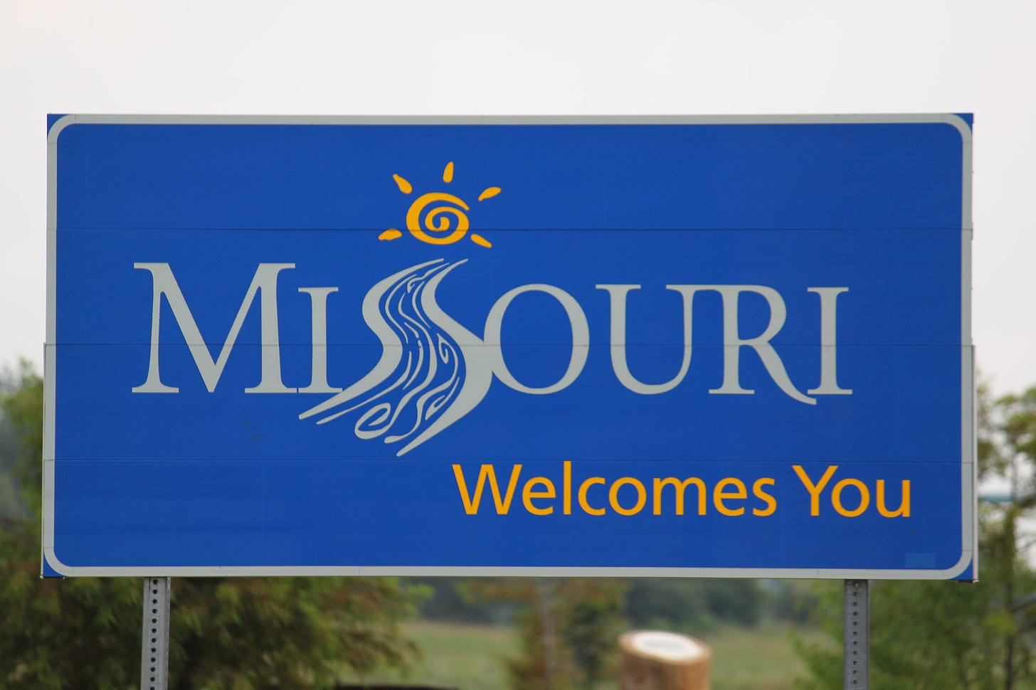 'Missouri welcomes you' sign