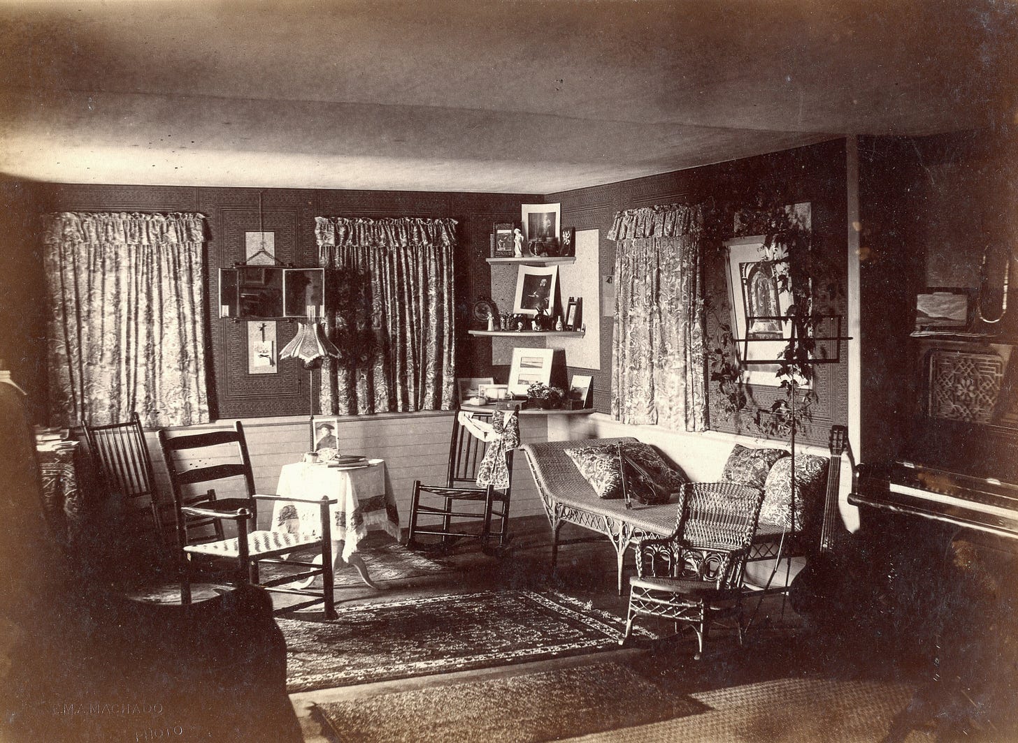indoor photo 