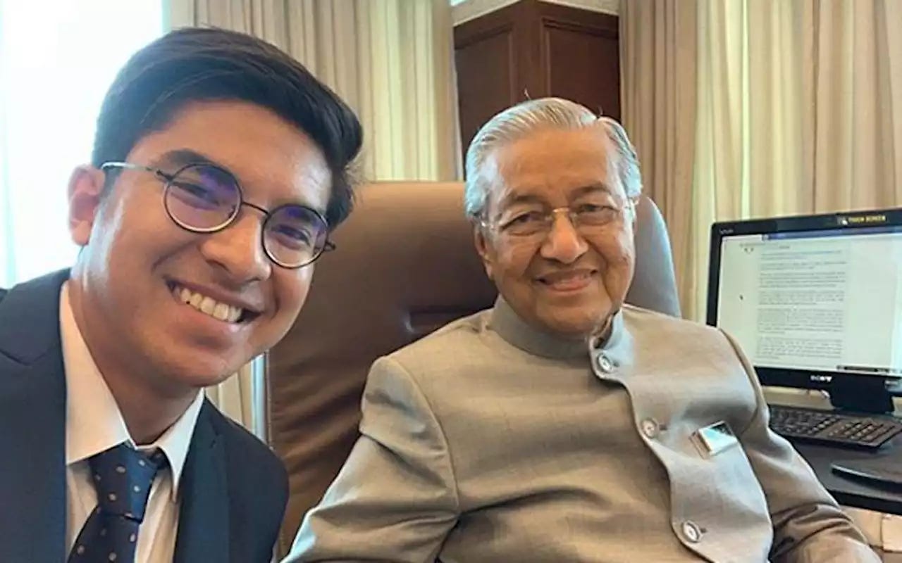 Dr M probably only world leader to speak at Oxford, Cambridge forums, says Syed  Saddiq