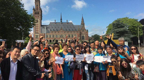 Chinese protesters outside the Hague, following PCA’s decision on Philippines vs. China