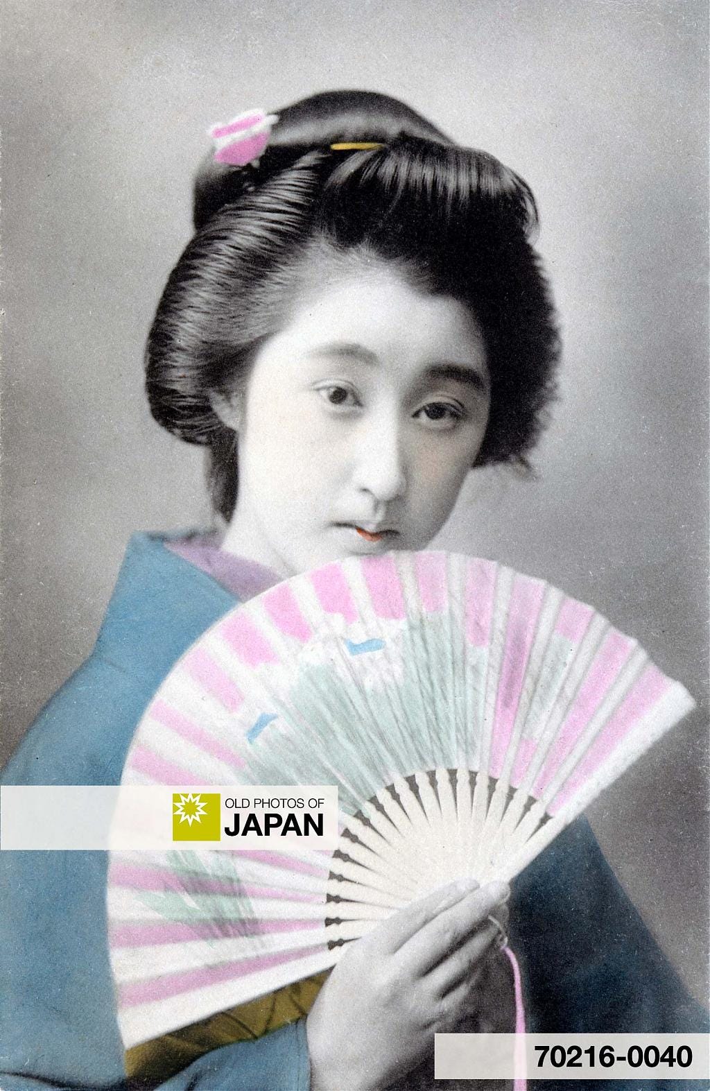 70216-0040 - Japanese Woman with Fan, 1910s