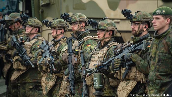 German armed forces recruit fewer minors | News | DW | 14.01.2019