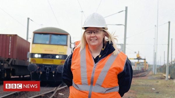 'Talk to me': A train driver asking men to open up - BBC News