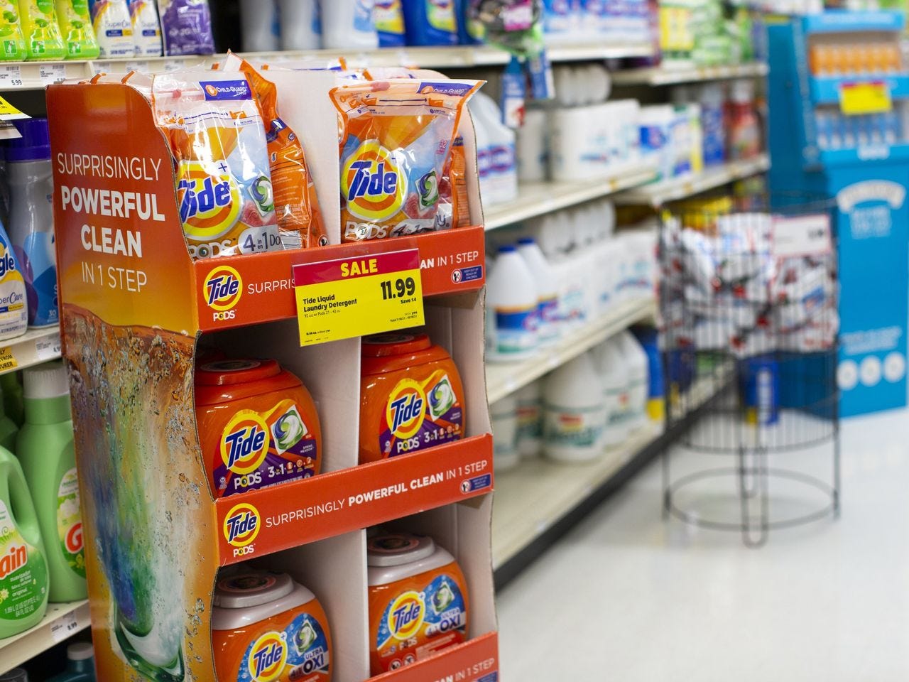 Procter &amp; Gamble Uses Its Size to Lessen Impact of Supply-Chain Mess - WSJ