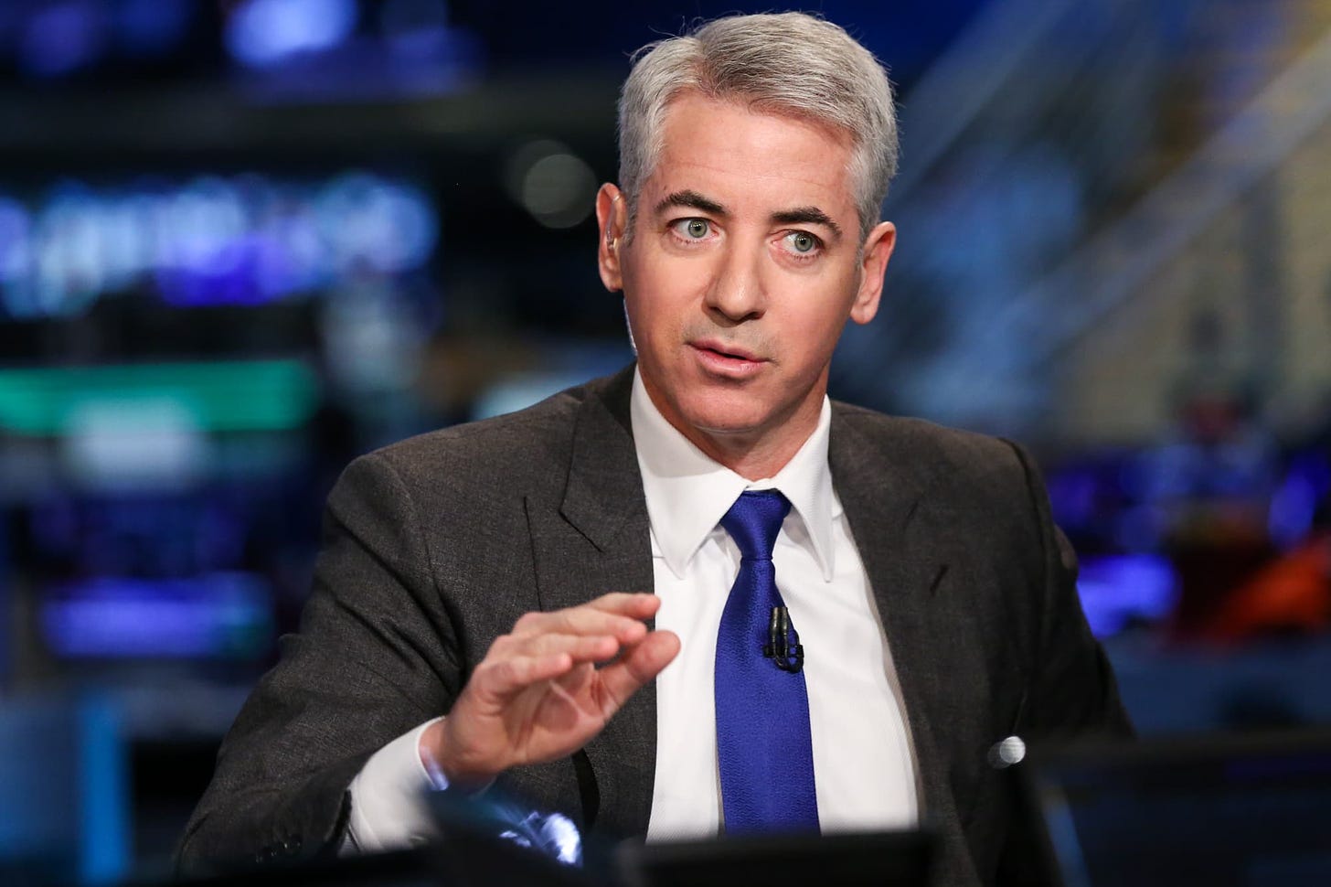Bill Ackman calls for the Fed to start raising interest rates &#39;as soon as  possible&#39;