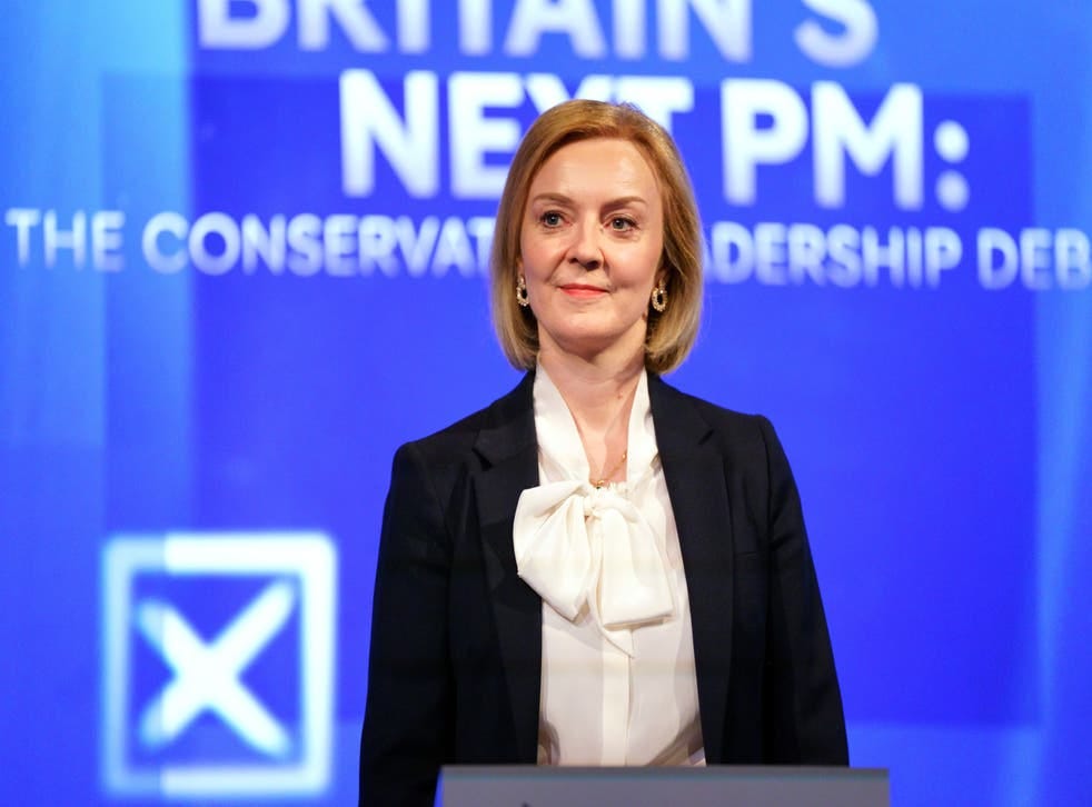 Twitter spots Liz Truss recreating Thatcher outfit at Tory leadership debate  | The Independent