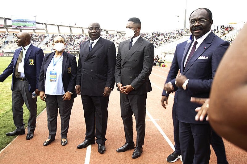 File:Président de la FECAFOOT Samuel Eto'o et le Ministre de Sport.jpg