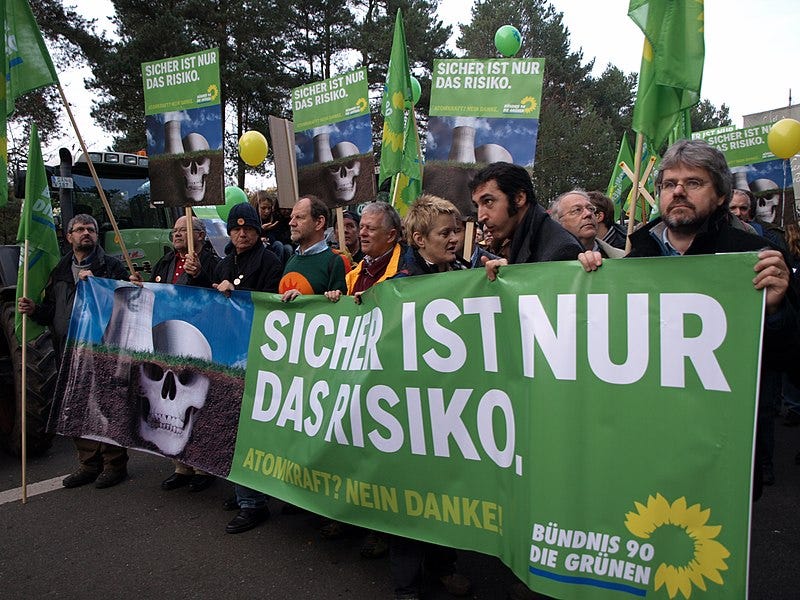 File:Grüne protests against nuclear energy.jpg