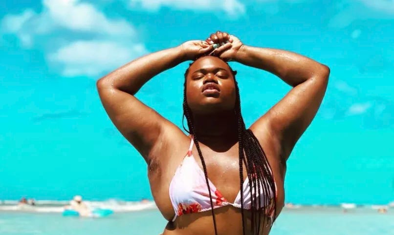 Jari Jones poses in a bikini, celebrating her 30th birthday while sharing an inspirational message to fans. (Photo: Instagram)