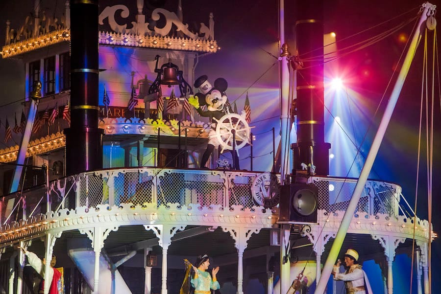 Fantasmic!' Celebrates 30 Years Today and Gears up for Spectacular Return  to Disneyland Park on May 28 | Disney Parks Blog