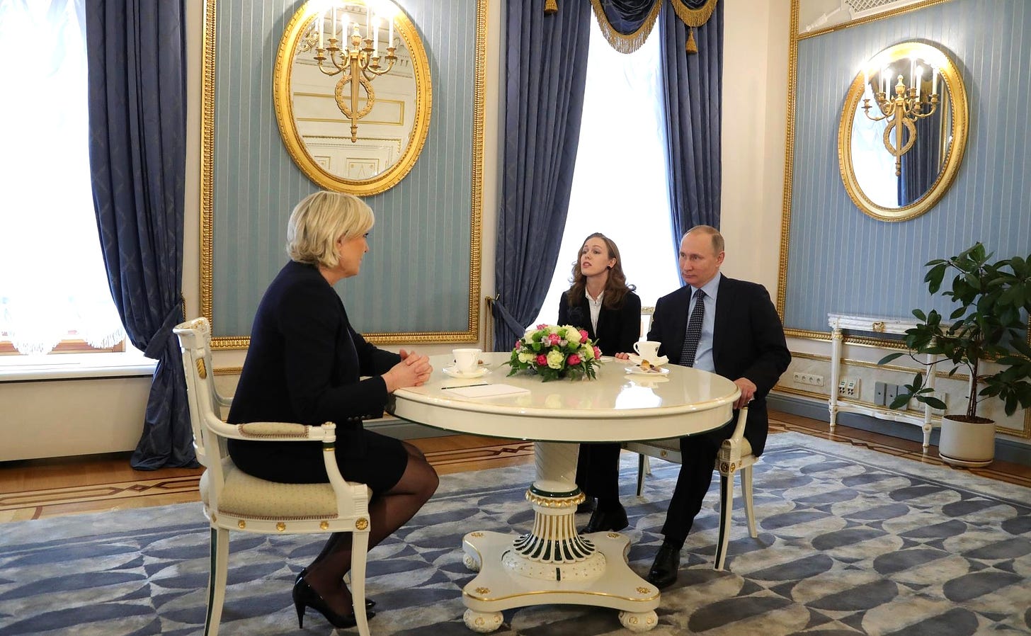 Marine Le Pen and Russian President Vladimir Putin in 2017 (Image: Kremlin.ru, CC BY 4.0, via Wikimedia Commons)