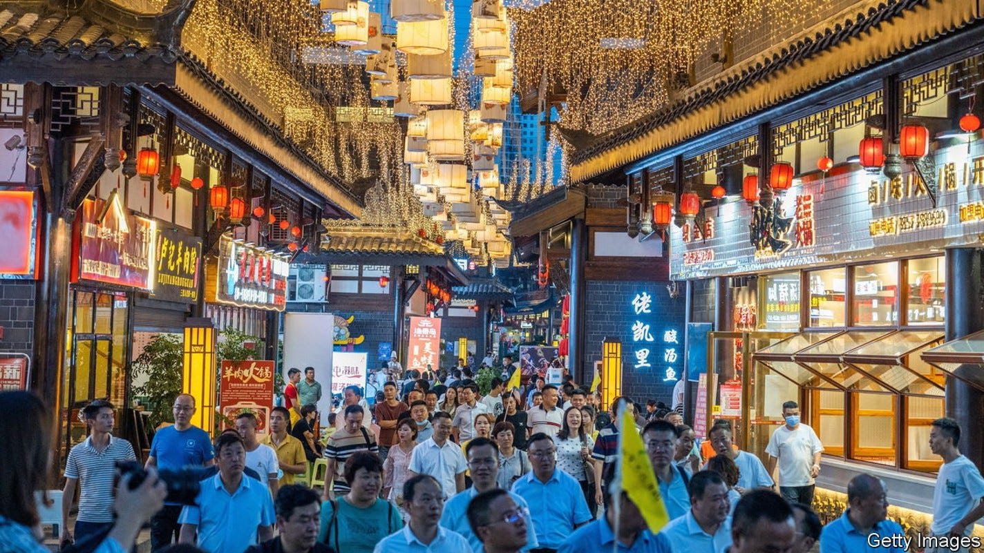 BIJIE, CHINA - AUGUST 23, 2022 - A large number of people spend money in Bijie, Guizhou Province, China, on the night of Aug 23, 2022. (Photo credit should read CFOTO/Future Publishing via Getty Images)