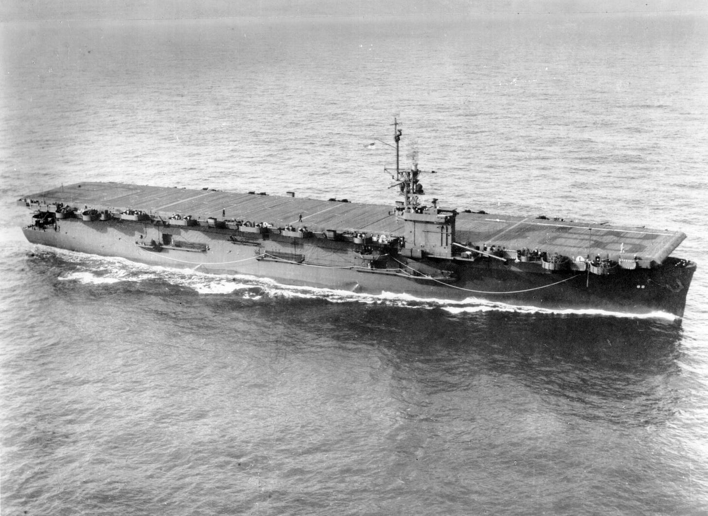 USS Cape Esperance (CVE-88) underway c1945.jpg