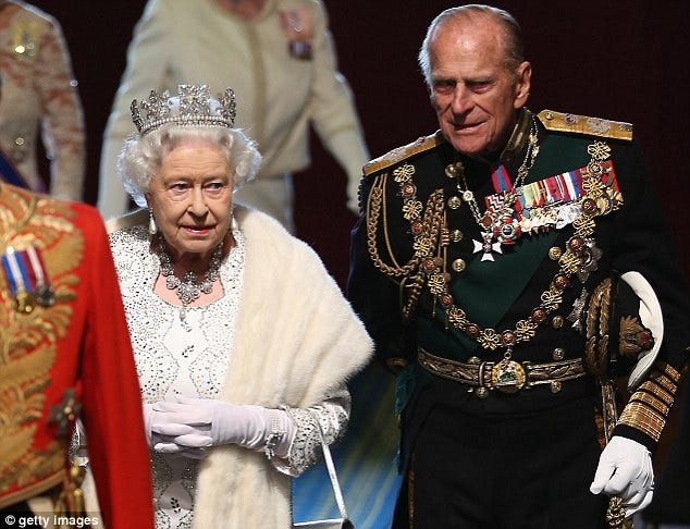 Queen looks regal alongside Prince Philip at her 60th State Opening of  Parliament, wearing the Imperial Crown and Robe of the State | Daily Mail  Online
