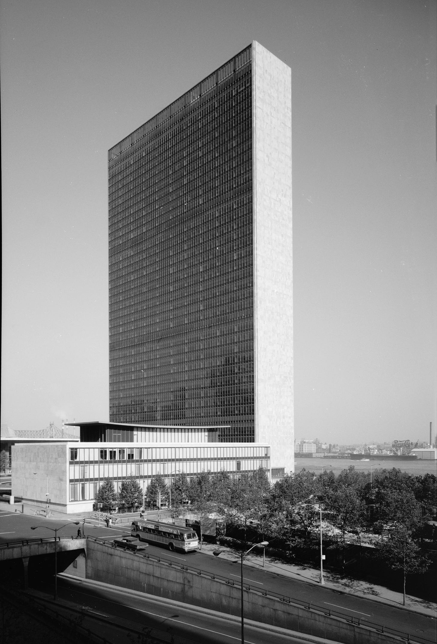 Le Corbusier&#39;s Grand Designs: the UN Headquarters New York | architecture |  Phaidon