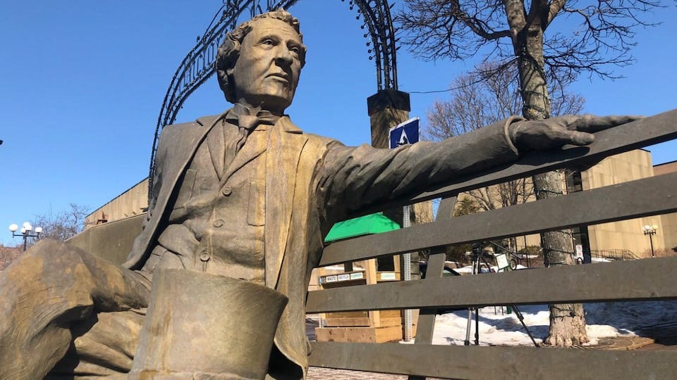 La statue de John A. Macdonald à Charlottetown aura de la compagnie ...