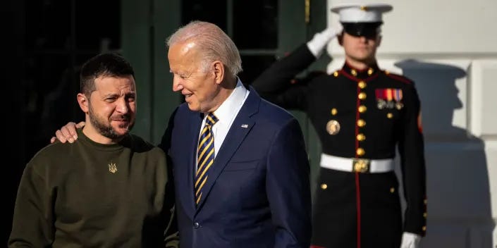 Joe Biden talks with Volodymyr Zelenskyy