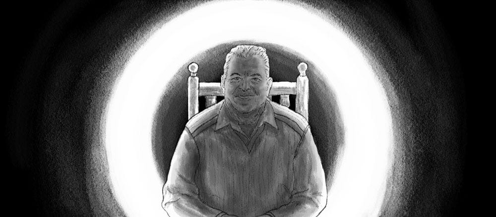 ilustração em preto e branco, no centro um homem mais velho sentado em uma cadeira. atrás dele um cículo de luz que o deixa sua silhueta em maior destaque.