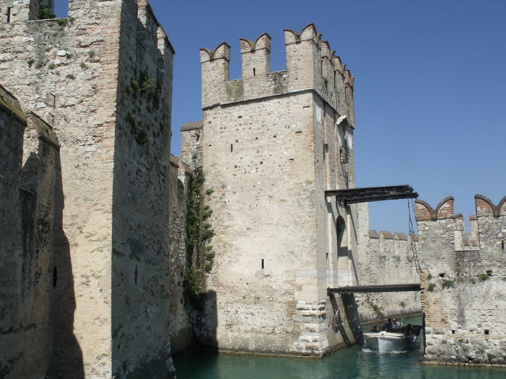 Sirmione - Castello Scaligero - drawbridge