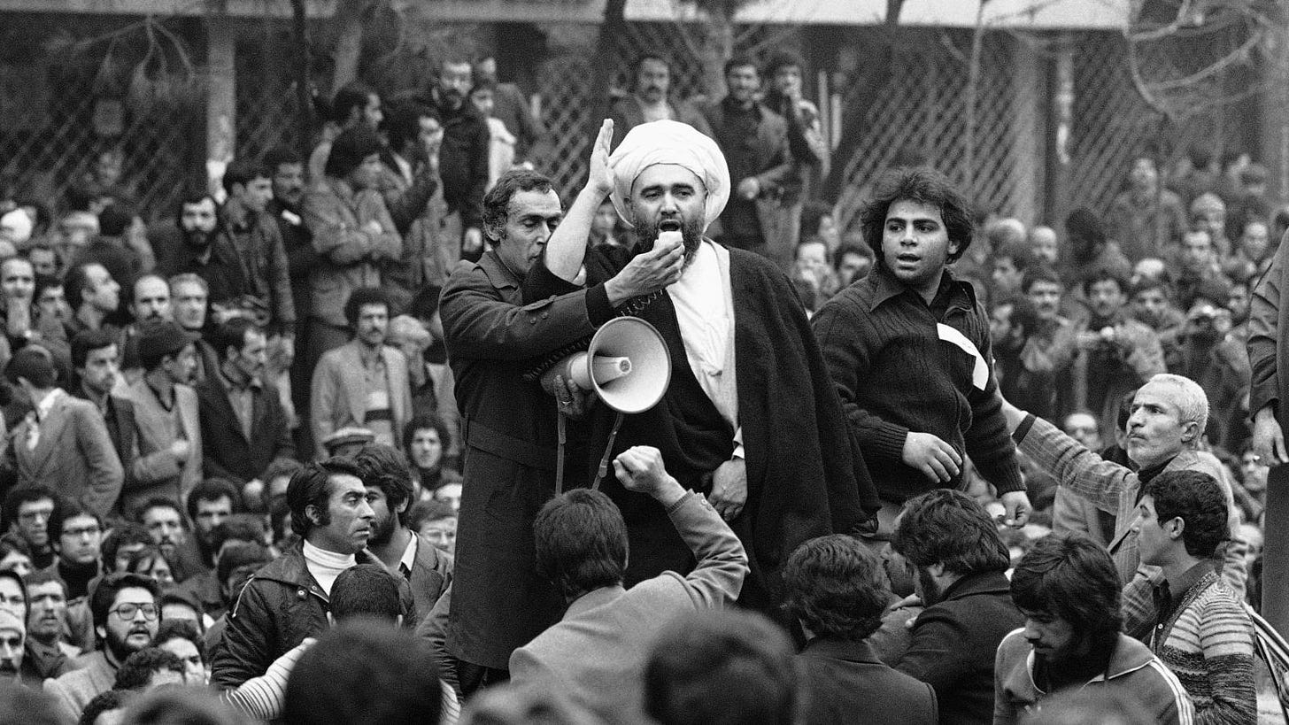 Photos from the Iranian Revolution, 40 years ago — Quartz