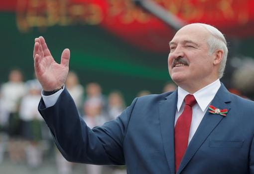 Lukashenko obliga a un avión de Ryanair a aterrizar en Minsk para detener a  un bloguero opositor