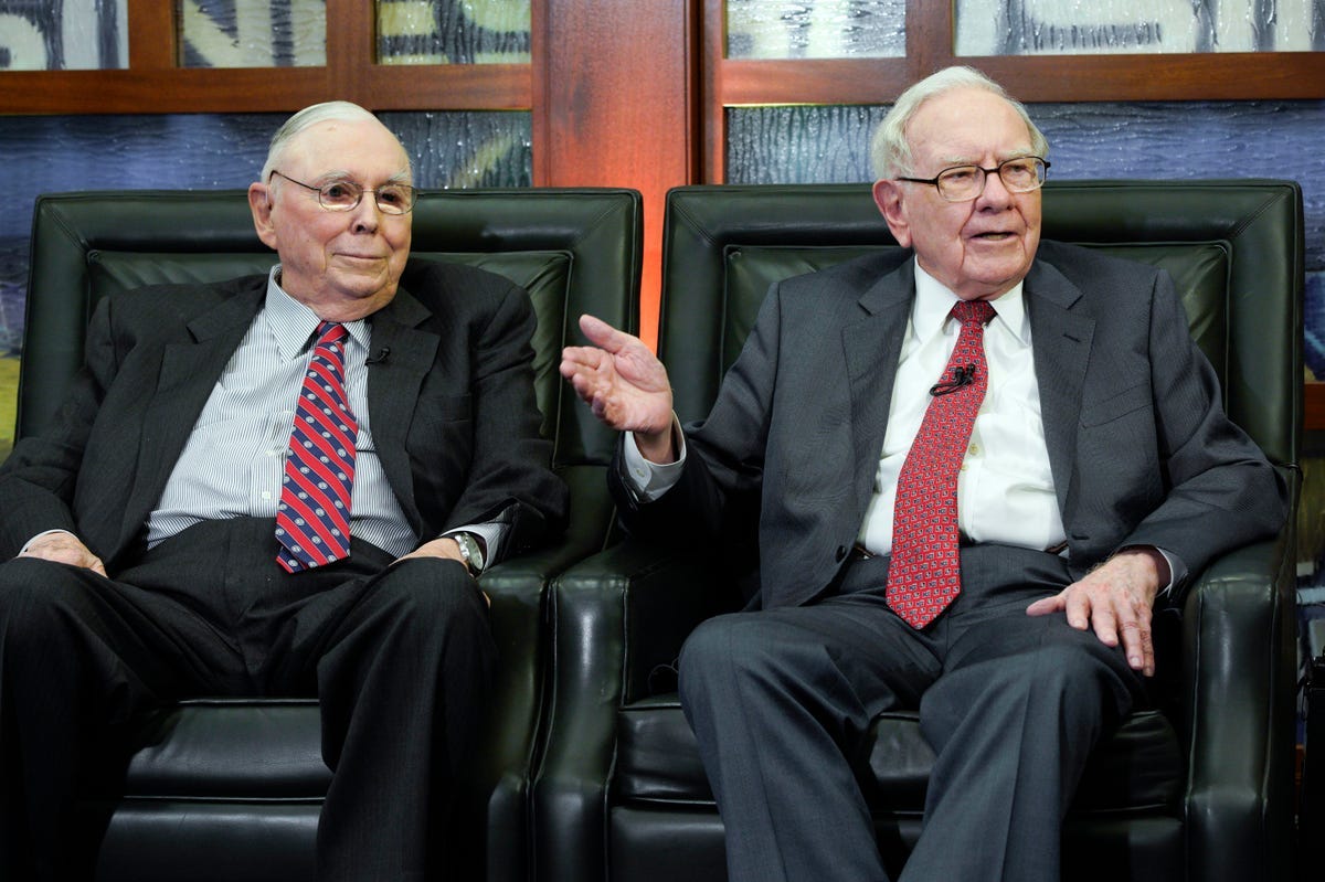 Warren Buffett And Charlie Munger Riff On China, Guns And Crypto &#39;Turds&#39;