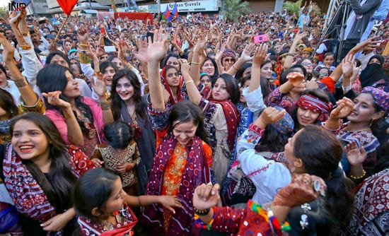 Sindh Culture Day celebrated, world's longest Ajrak unveiled ...