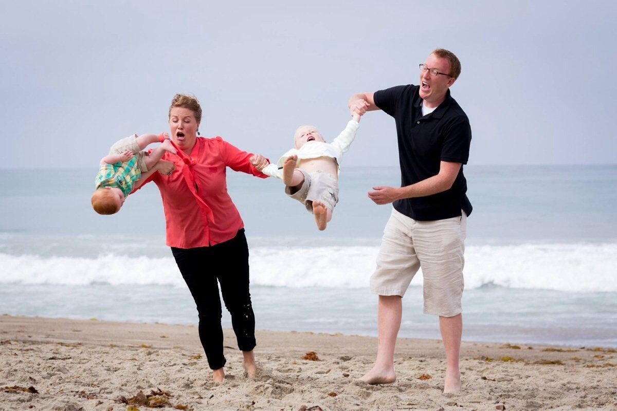 Family photo shoot at the beach gone wrong : r/funny